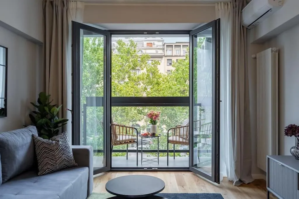 Sunny 2Br Flat - Top Location - 3 Balconies Bucharest Apartment