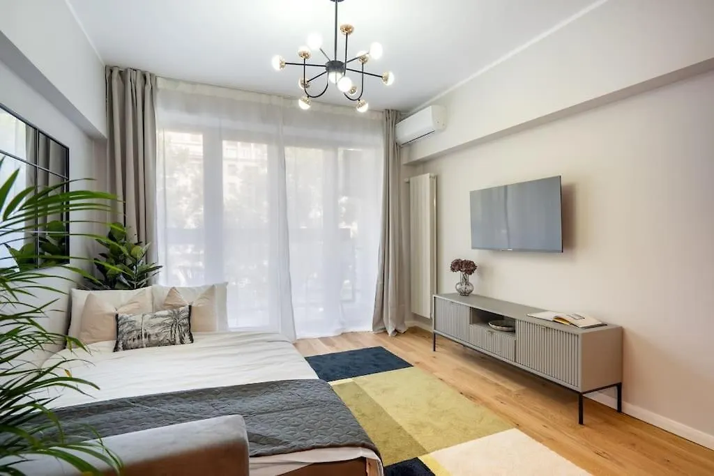 Sunny 2Br Flat - Top Location - 3 Balconies Bucharest 0*,  Romania