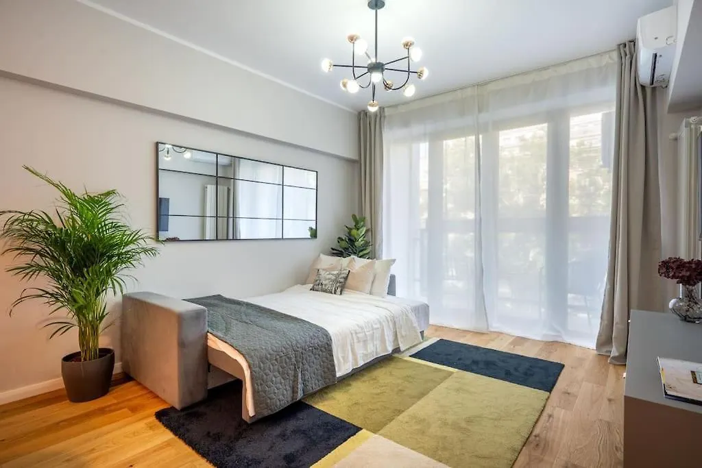 Sunny 2Br Flat - Top Location - 3 Balconies Bucharest Apartment