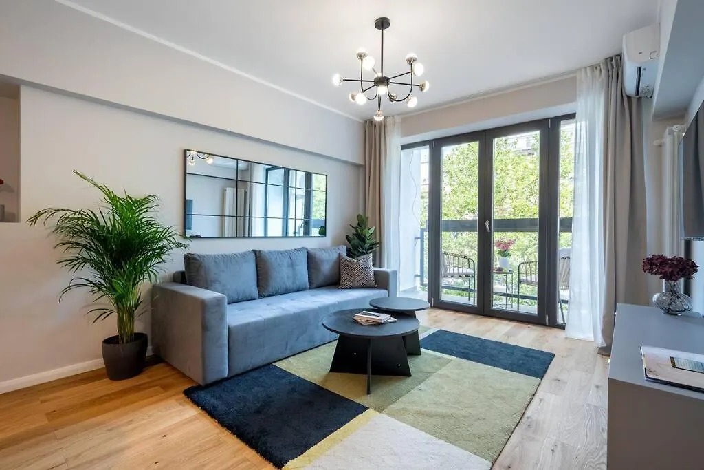 Sunny 2Br Flat - Top Location - 3 Balconies Bucharest Apartment