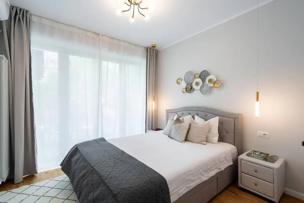 Sunny 2Br Flat - Top Location - 3 Balconies Bucharest