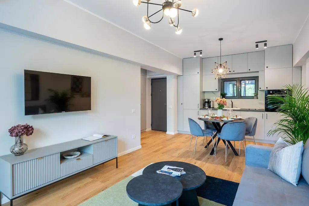 Sunny 2Br Flat - Top Location - 3 Balconies Boekarest Appartement