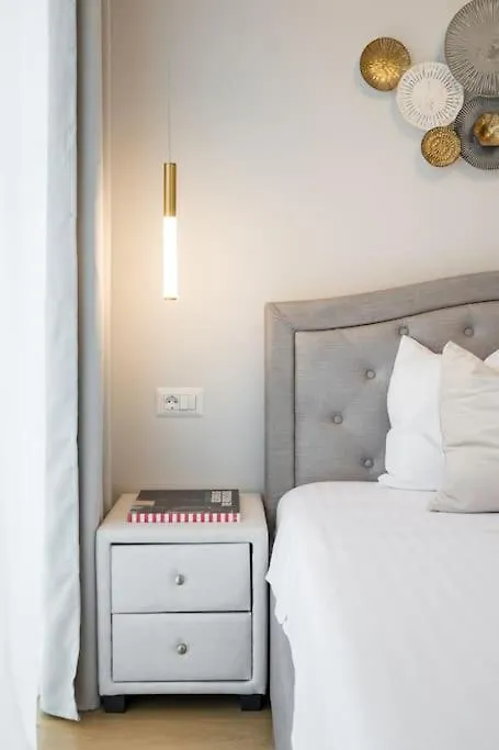 Appartement Sunny 2Br Flat - Top Location - 3 Balconies Boekarest