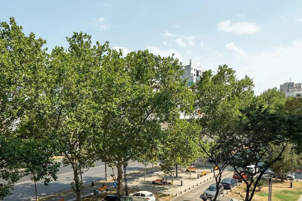 Sunny 2Br Flat - Top Location - 3 Balconies Boekarest Appartement
