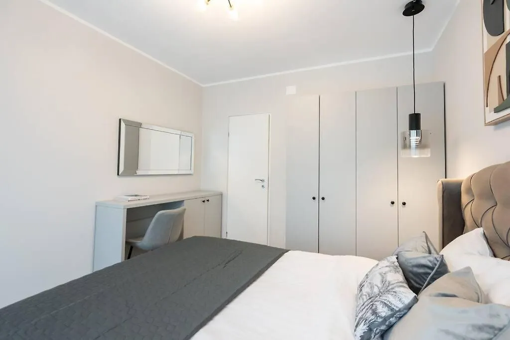 Appartement Sunny 2Br Flat - Top Location - 3 Balconies Boekarest