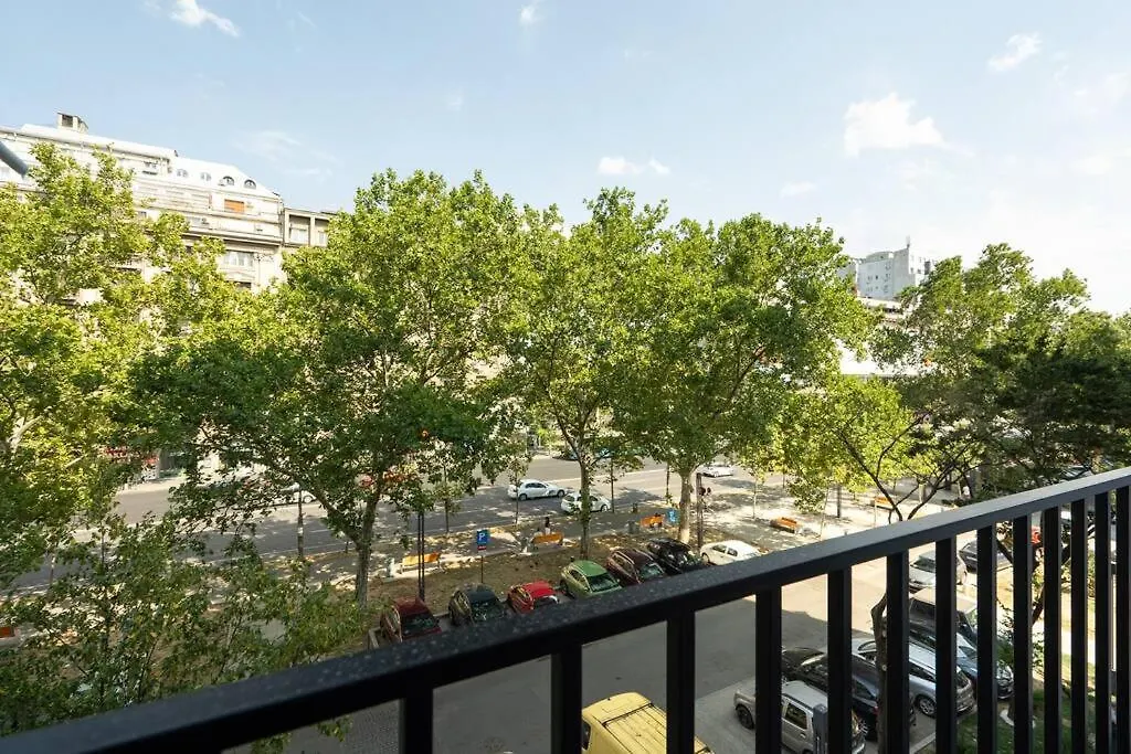 Sunny 2Br Flat - Top Location - 3 Balconies Boekarest Appartement