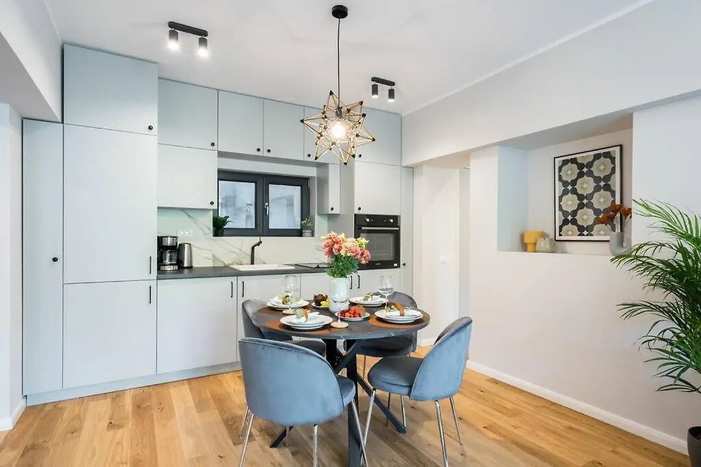 Appartement Sunny 2Br Flat - Top Location - 3 Balconies Boekarest