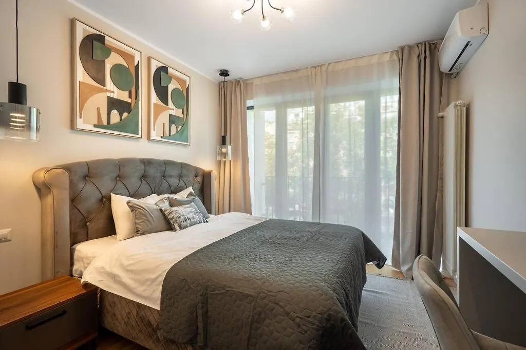 Sunny 2Br Flat - Top Location - 3 Balconies Boekarest